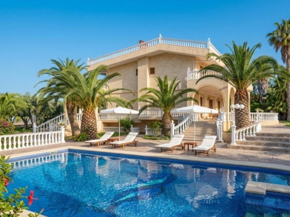Villa for Sale in Chalkidiki - Dejavu Lefkada Realty